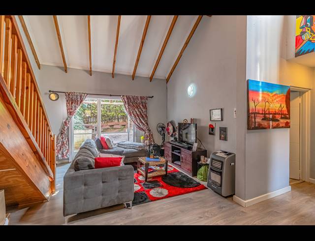 3 BEDROOM TOWNHOUSE FOR SALE IN DOUGLASDALE